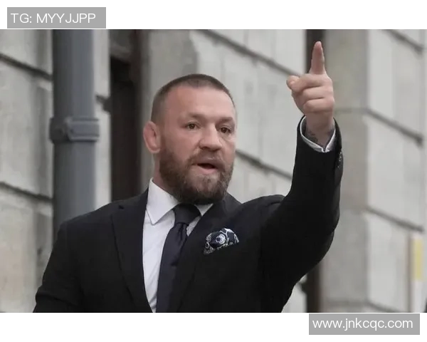 康纳麦格雷戈与门德斯的巅峰对决解析与战术分析 康纳麦格雷戈与门德斯的巅峰对决解析与战术分析